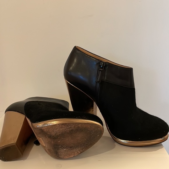 Gorgeous Real Fur Booties Cole Haan - Picture 2 of 6